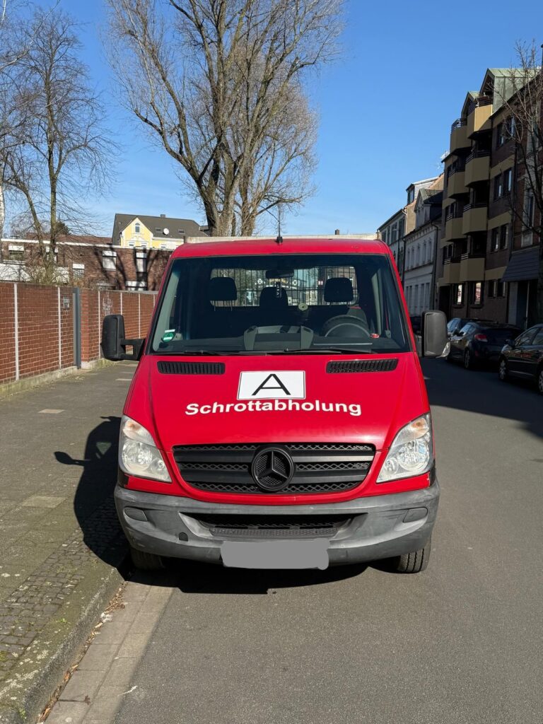 Schrottabholung Bottrop bietet Ihnen eine schnelle, zuverlässige und umweltfreundliche Lösung, um Altmetall, Elektroschrott oder Kfz-Teile fachgerecht zu entsorgen. Kontaktieren Sie uns noch heute unter 📞01522-422-4277, und wir kümmern uns um den Rest!